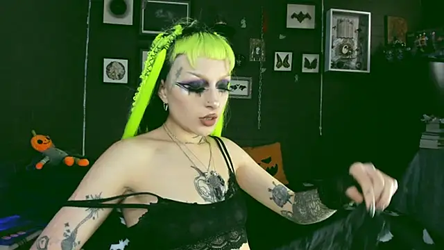 Snapshot of insania_9999_ chatting on 02.13.25 insania 9999 online show from 02.13.25