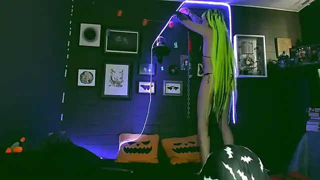 Snapshot of insania_9999_ chatting on 02.20.25 insania 9999 online show from 02.20.25