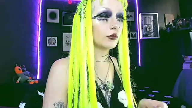 Snapshot of insania_9999_ chatting on 02.20.25 insania 9999 online show from 02.20.25