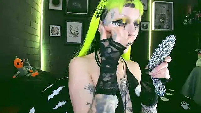 Snapshot of insania_9999_ chatting on 03.05.25 insania 9999 online show from 03.05.25