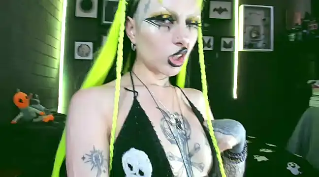 Snapshot of insania_9999_ chatting on 03.05.25 insania 9999 online show from 03.05.25