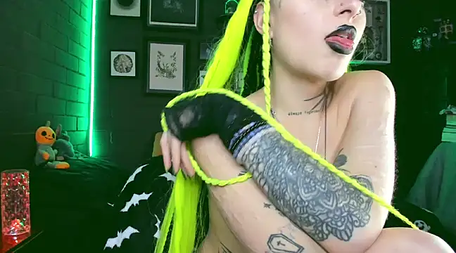 Snapshot of insania_9999_ chatting on 03.07.25 insania 9999 online show from 03.07.25