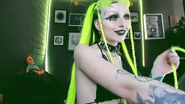 Snapshot of insania_9999_ chatting on 03.12.25 insania 9999 online show from 03.12.25