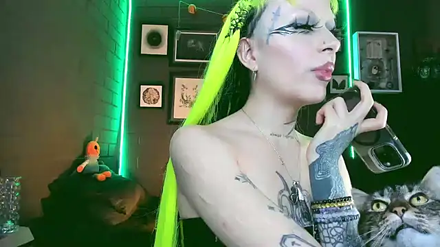 Snapshot of insania_9999_ chatting on 03.14.25 insania 9999 online show from 03.14.25