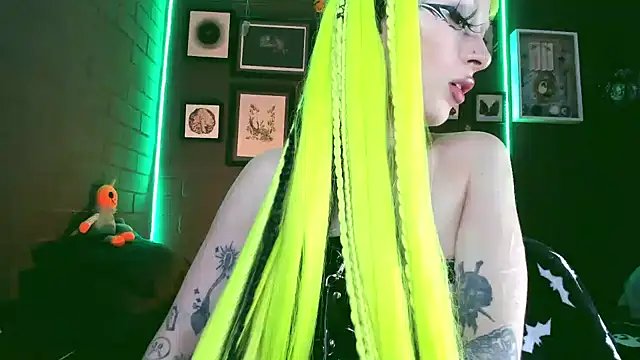 Snapshot of insania_9999_ chatting on 03.14.25 insania 9999 online show from 03.14.25