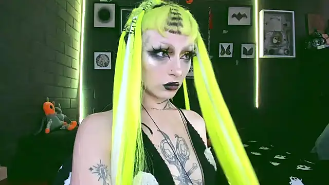 Snapshot of insania_9999_ chatting on 03.19.25 insania 9999 online show from 03.19.25