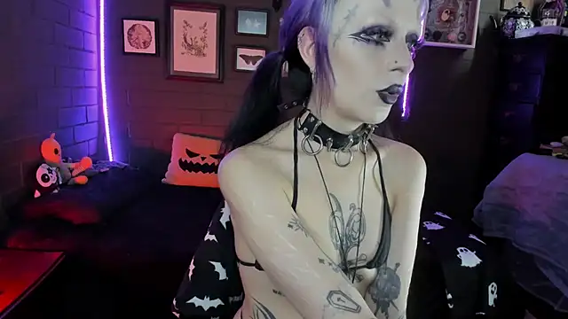 Snapshot of insania_9999_ chatting on 10.09.25 insania 9999 online show from 10.09.25