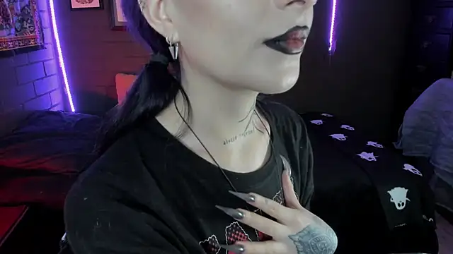 Snapshot of insania_9999_ chatting on 10.21.25 insania 9999 online show from 10.21.25