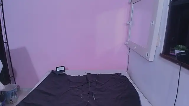 Snapshot of celeste_sea chatting on 02.25.25 celeste sea online show from 02.25.25