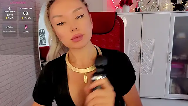 WhiteBunny online show from 04.20.26