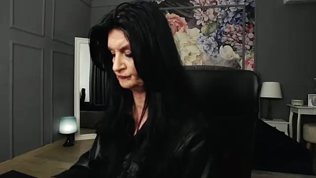 DomMelissaW online show from 12.08.24