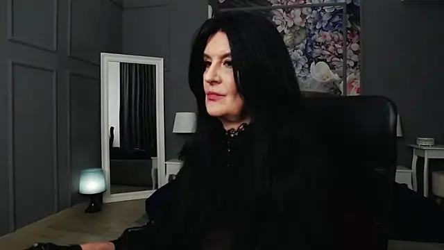 DomMelissaW online show from 02.16.25