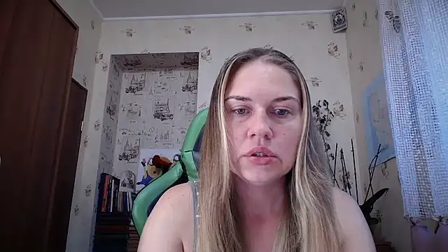 Snapshot of dream_alexa chatting on 09.11.25 dream alexa online show from 09.11.25