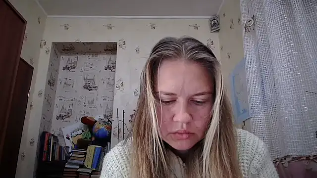 Snapshot of dream_alexa chatting on 10.16.25 dream alexa online show from 10.16.25