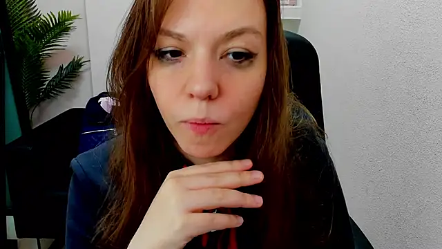Snapshot of Persephoni chatting on 01.09.25 Persephoni online show from 01.09.25
