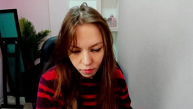 Snapshot of Persephoni chatting on 02.21.25 Persephoni online show from 02.21.25