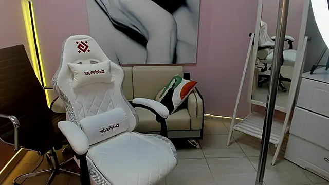 Persephoni online show from 12.22.25