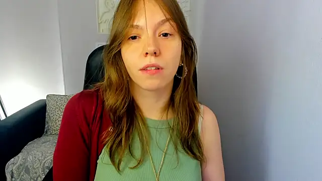 Snapshot of Persephoni chatting on 05.03.26 Persephoni online show from 05.03.26