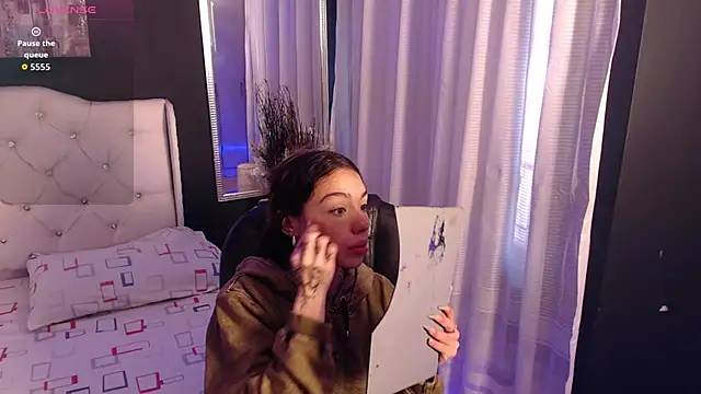 LiaVillalobos online show from 10.23.25