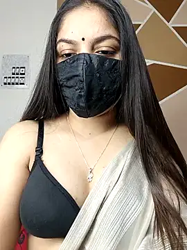 Snapshot of _desigori chatting on 01.08.25  desigori online show from 01.08.25