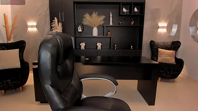 Snapshot of SophieBarnett chatting on 03.04.25 SophieBarnett online show from 03.04.25