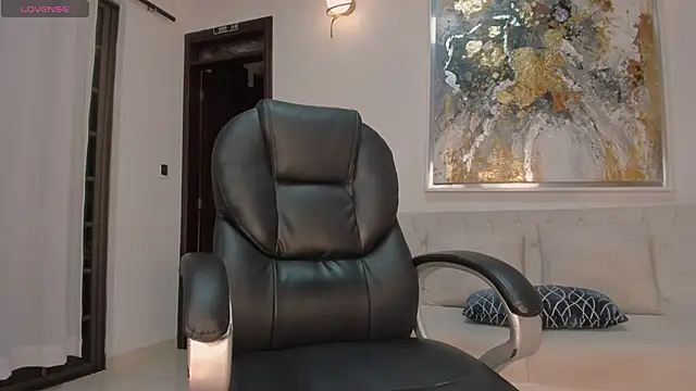 Snapshot of SophieBarnett chatting on 03.16.25 SophieBarnett online show from 03.16.25