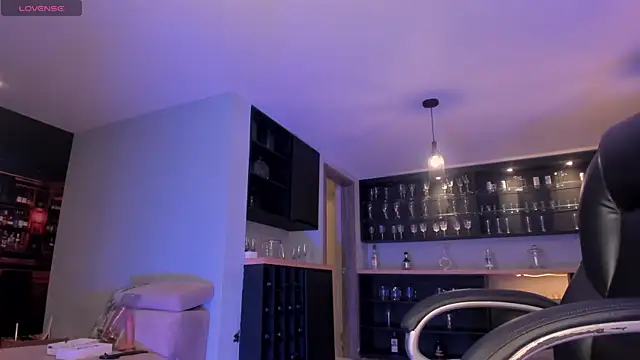 Snapshot of SophieBarnett chatting on 09.21.25 SophieBarnett online show from 09.21.25