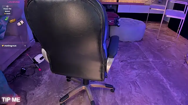 SophieBarnett online show from 02.12.26