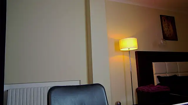 Snapshot of Friend12321 chatting on 03.20.25 Friend12321 online show from 03.20.25