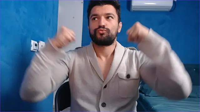 Snapshot of alex_blu chatting on 10.03.25 alex blu online show from 10.03.25