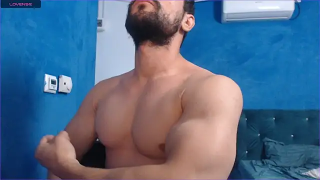 Snapshot of alex_blu chatting on 10.05.25 alex blu online show from 10.05.25