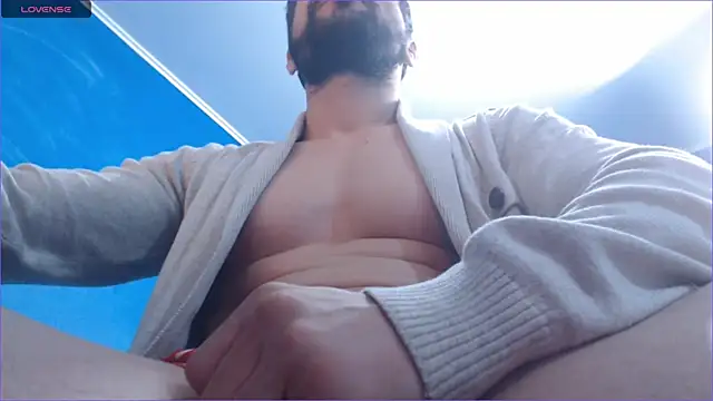 Snapshot of alex_blu chatting on 10.07.25 alex blu online show from 10.07.25