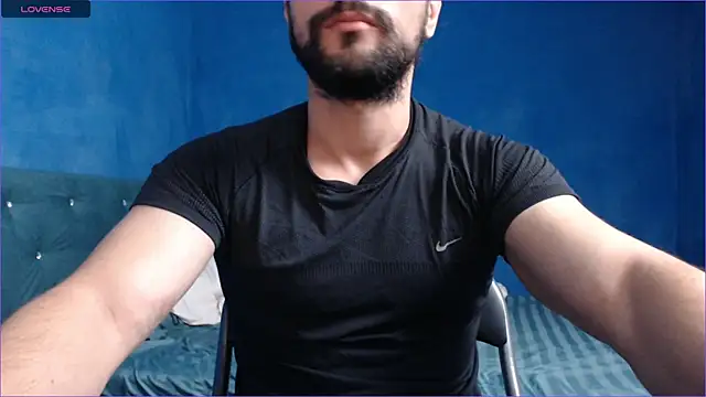 Snapshot of alex_blu chatting on 10.10.25 alex blu online show from 10.10.25