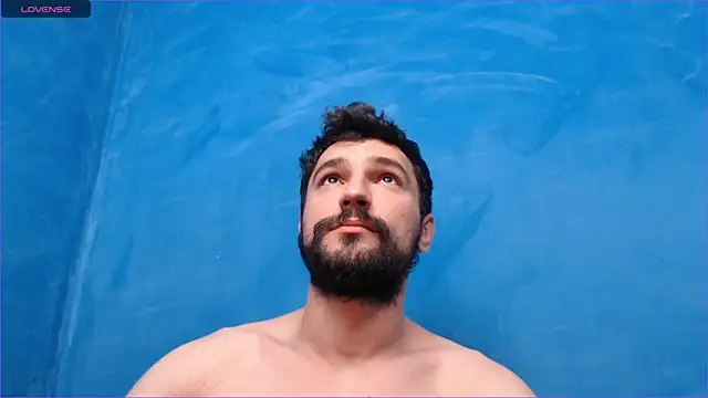 Snapshot of alex_blu chatting on 10.11.25 alex blu online show from 10.11.25