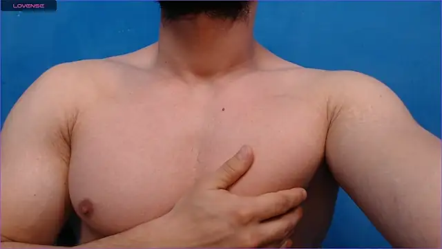 Snapshot of alex_blu chatting on 10.12.25 alex blu online show from 10.12.25