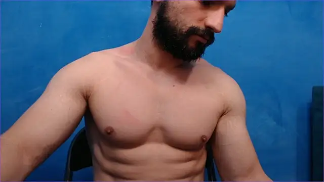 Snapshot of alex_blu chatting on 10.22.25 alex blu online show from 10.22.25