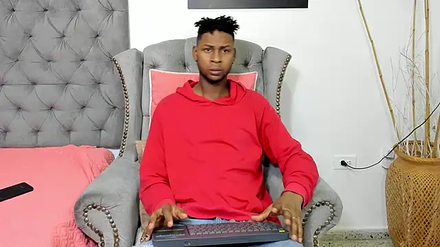 Snapshot of santhi_lee chatting on 12.19.24 santhi lee online show from 12.19.24