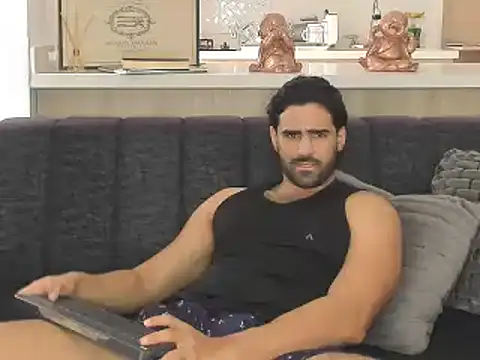 Snapshot of BradleySmithx chatting on 12.22.24 BradleySmithx online show from 12.22.24