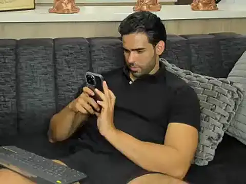 Snapshot of BradleySmithx chatting on 02.07.25 BradleySmithx online show from 02.07.25