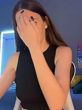 julia fly online show from 01.28.25