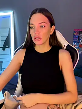 julia fly online show from 10.07.25