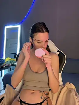 julia fly online show from 02.28.26