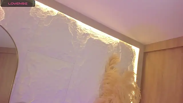 Snapshot of dominique25_ chatting on 11.26.25 dominique25 online show from 11.26.25