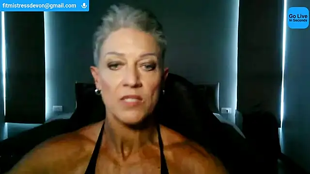 Snapshot of Devon2020 chatting on 06.24.26 Devon2020 online show from 06.24.26