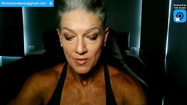 Snapshot of Devon2020 chatting on 06.26.26 Devon2020 online show from 06.26.26