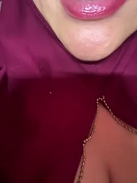 Snapshot of Jameela chatting on 05.19.26 Jameela online show from 05.19.26