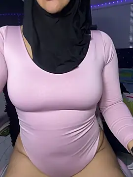 Snapshot of Jameela chatting on 05.31.26 Jameela online show from 05.31.26