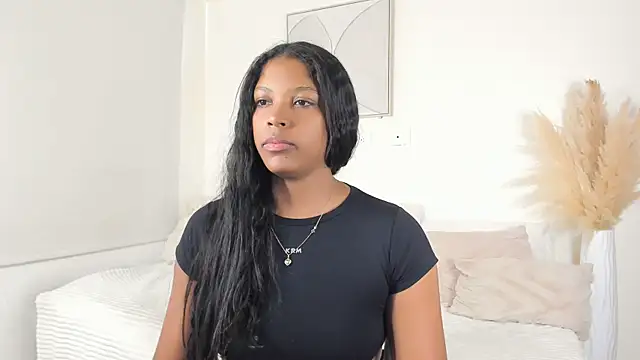 ZOEGARNER01 online show from 04.11.26