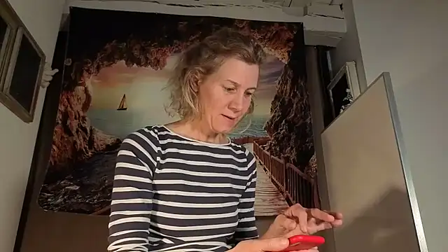 Snapshot of Lola_Belgium chatting on 06.04.26 Lola Belgium online show from 06.04.26