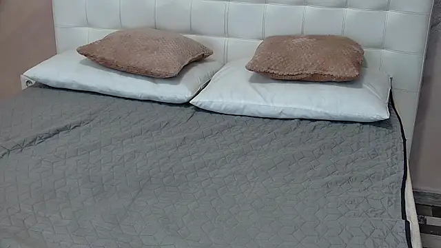 Snapshot of Sierra_Halle chatting on 02.11.25 Sierra Halle online show from 02.11.25